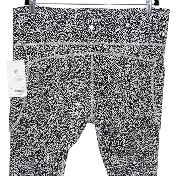 Athleta Ultimate Stash Textured 7/8 Tight in Tailwind Black White Size 2X NWT - Picture 4 of 7